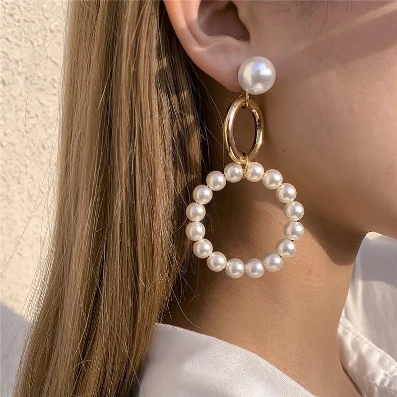 Baroque Temperament Geometric Double Ring Earrings Women Retro Elegant Imitation Pearl Earrings
Baroque Temperament Geometric Double Ring Earrings Women Retro Elegant Imitation Pearl Earrings