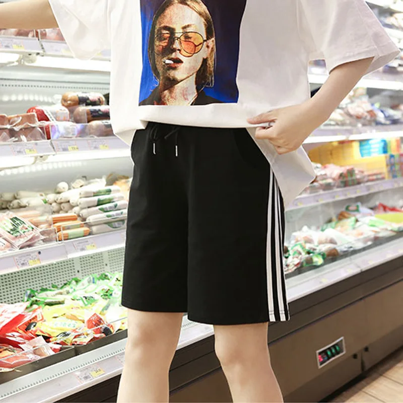 Sweat pants women wear loose Korean wild running three bars five points summer casual pants lace elastic waist
Sweat pants women wear loose Korean wild running three bars five points summer casual pants lace elastic waist