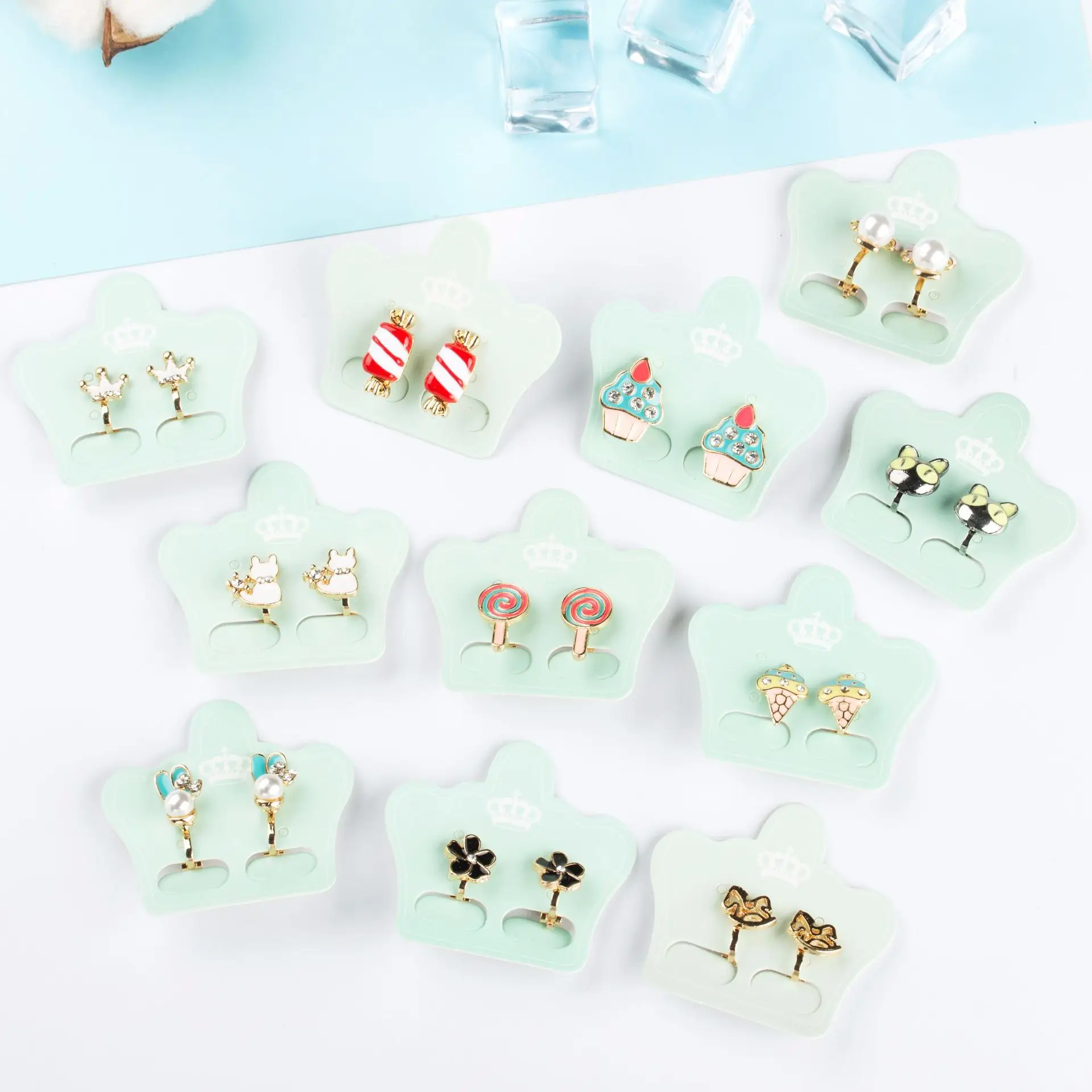 2020 New Kpop Sweet Candy Cat Cartoon Ear Stud Ear Clip Pierceless Cute Earrings for Women Studs Student Fashion Jewellery
2020 New Kpop Sweet Candy Cat Cartoon Ear Stud Ear Clip Pierceless Cute Earrings for Women Studs Student Fashion Jewellery