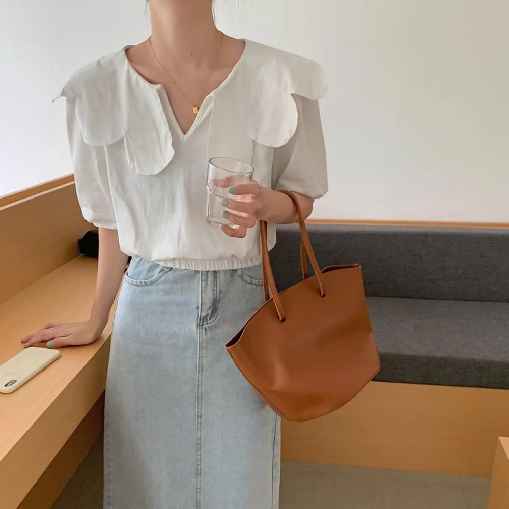 2021 Summer Women's Japanese Style Korean Fashion Color Contrast Petal Lapel Summer Blouse Loose Casual Splicing
2021 Summer Women's Japanese Style Korean Fashion Color Contrast Petal Lapel Summer Blouse Loose Casual Splicing