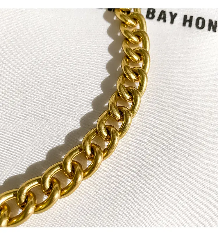 Leather retro small square bag 2021 new fashion one-shoulder messenger bag niche style diamond chain bag
Leather retro small square bag 2021 new fashion one-shoulder messenger bag niche style diamond chain bag