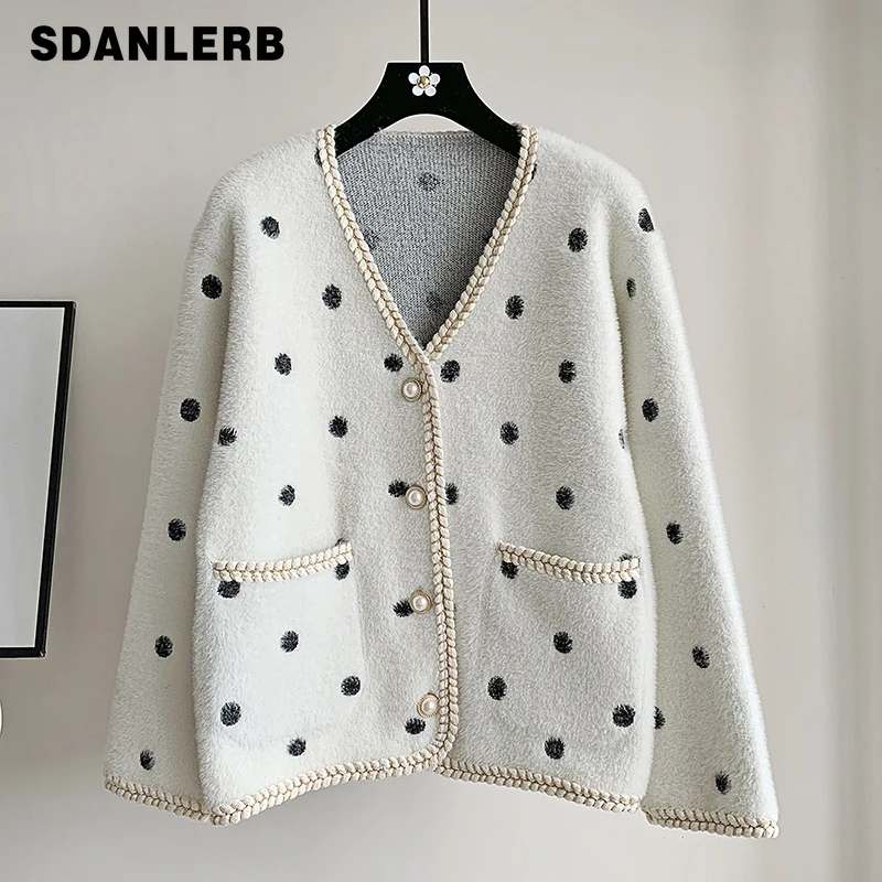 2021 Autumn New Button V-neck Sweater Women's Casual Knitted Cardigan Korean Style Loose All-Matching Long Sleeve Coat
2021 Autumn New Button V-neck Sweater Women's Casual Knitted Cardigan Korean Style Loose All-Matching Long Sleeve Coat