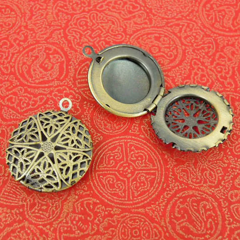20x5mm Mini Round Aroma locket Pendant Charms Aromatherapy Essential Oil Diffuser Perfume Locket Kids Pendant Jewelry
20x5mm Mini Round Aroma locket Pendant Charms Aromatherapy Essential Oil Diffuser Perfume Locket Kids Pendant Jewelry