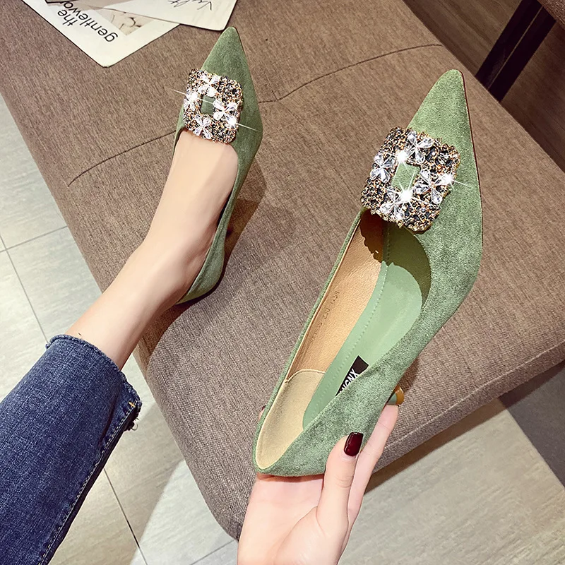 Shallow mouth women's shoes with rhinestone decoration pointed high heels ladies wedding party shoes fashion wild personality
Shallow mouth women's shoes with rhinestone decoration pointed high heels ladies wedding party shoes fashion wild personality