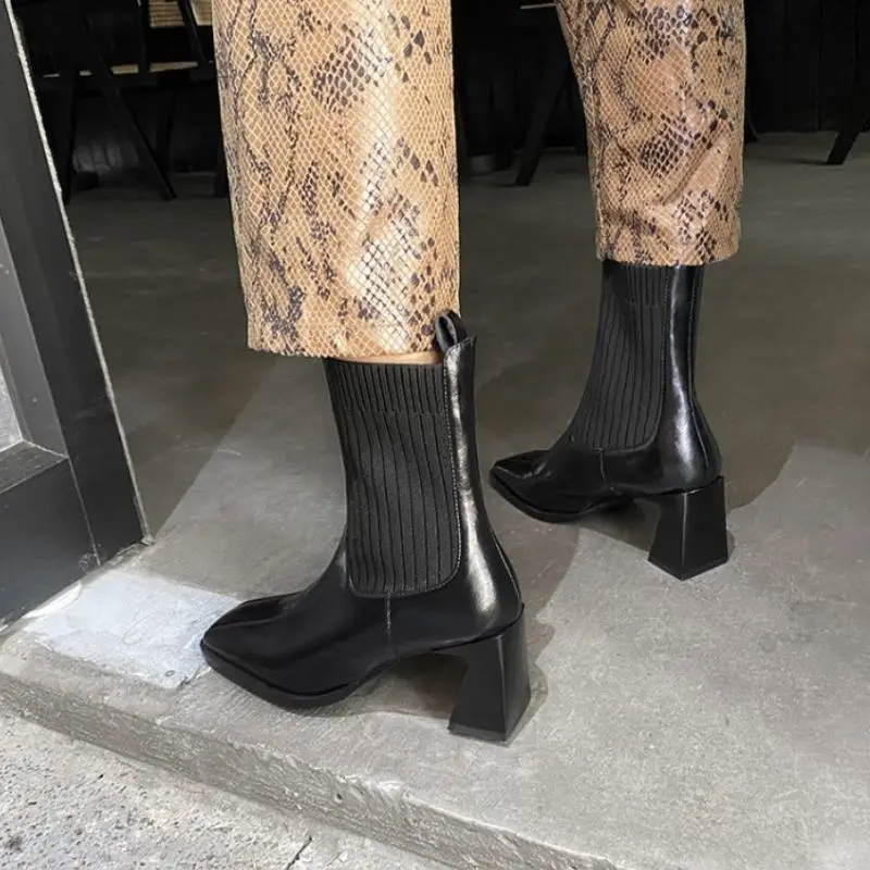 RIZABINA Women Short Boots Genuine Leather Fashion High Heel Winter Shoes Woman Square Toe Office Lady Footwear Size 33-40
RIZABINA Women Short Boots Genuine Leather Fashion High Heel Winter Shoes Woman Square Toe Office Lady Footwear Size 33-40