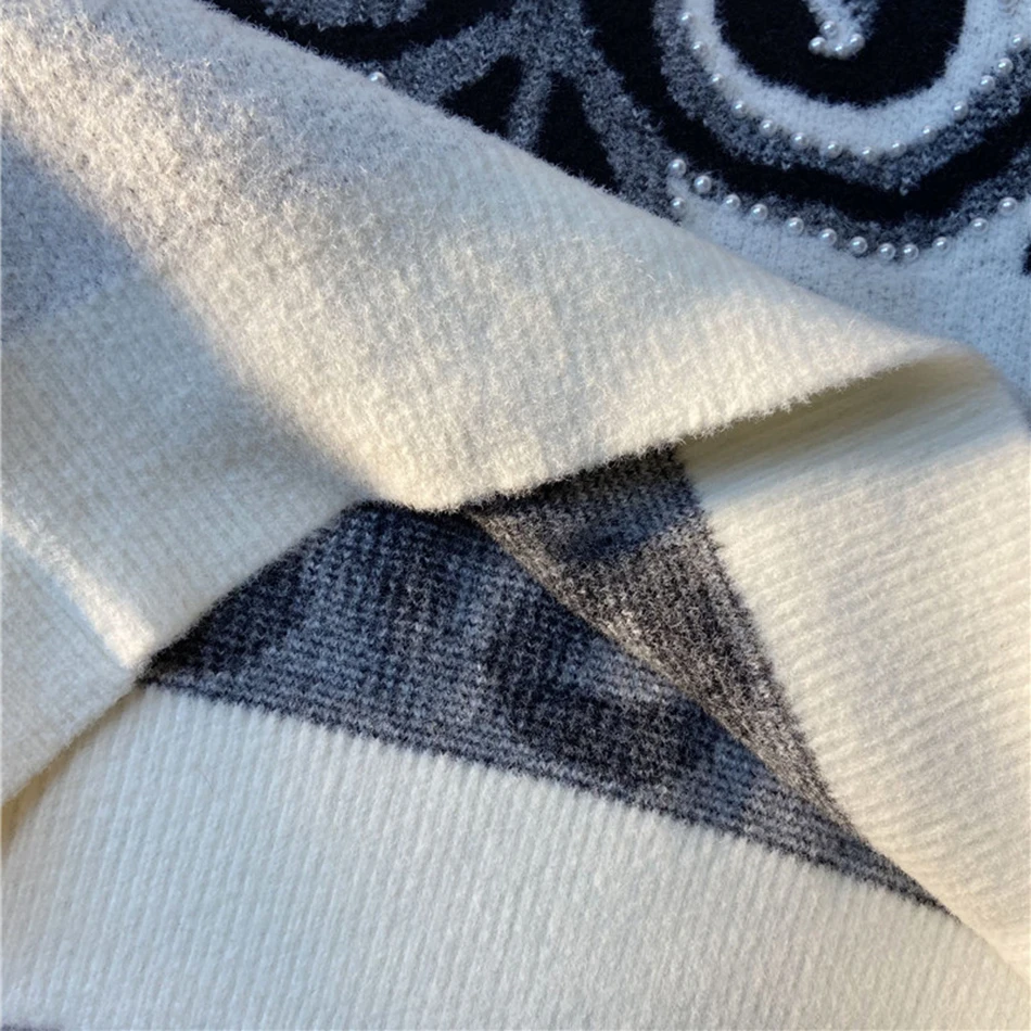 High Quality 2020 Winter Heavy Industry Beaded Pullover Sexy O-Neck Long-Sleeved Printing Contrast Women'S Knitted Sweater 
High Quality 2020 Winter Heavy Industry Beaded Pullover Sexy O-Neck Long-Sleeved Printing Contrast Women'S Knitted Sweater