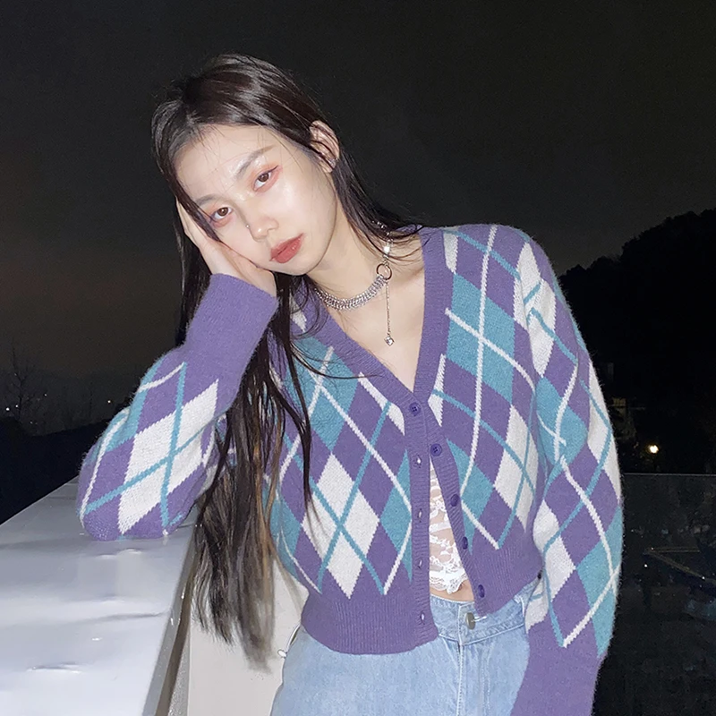 Women's sweater autumn and winter new knitted cardigan retro Korean version of self-cultivation all-match gentle short sweater
Women's sweater autumn and winter new knitted cardigan retro Korean version of self-cultivation all-match gentle short sweater