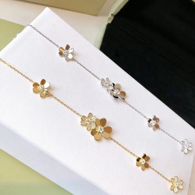 Brand Pure 925 Sterling Silver Jewelry For Women Silver Chain Clover Bracelet Praty Wedding Jewelry Gold Color Flower Bracelet
Brand Pure 925 Sterling Silver Jewelry For Women Silver Chain Clover Bracelet Praty Wedding Jewelry Gold Color Flower Bracelet
