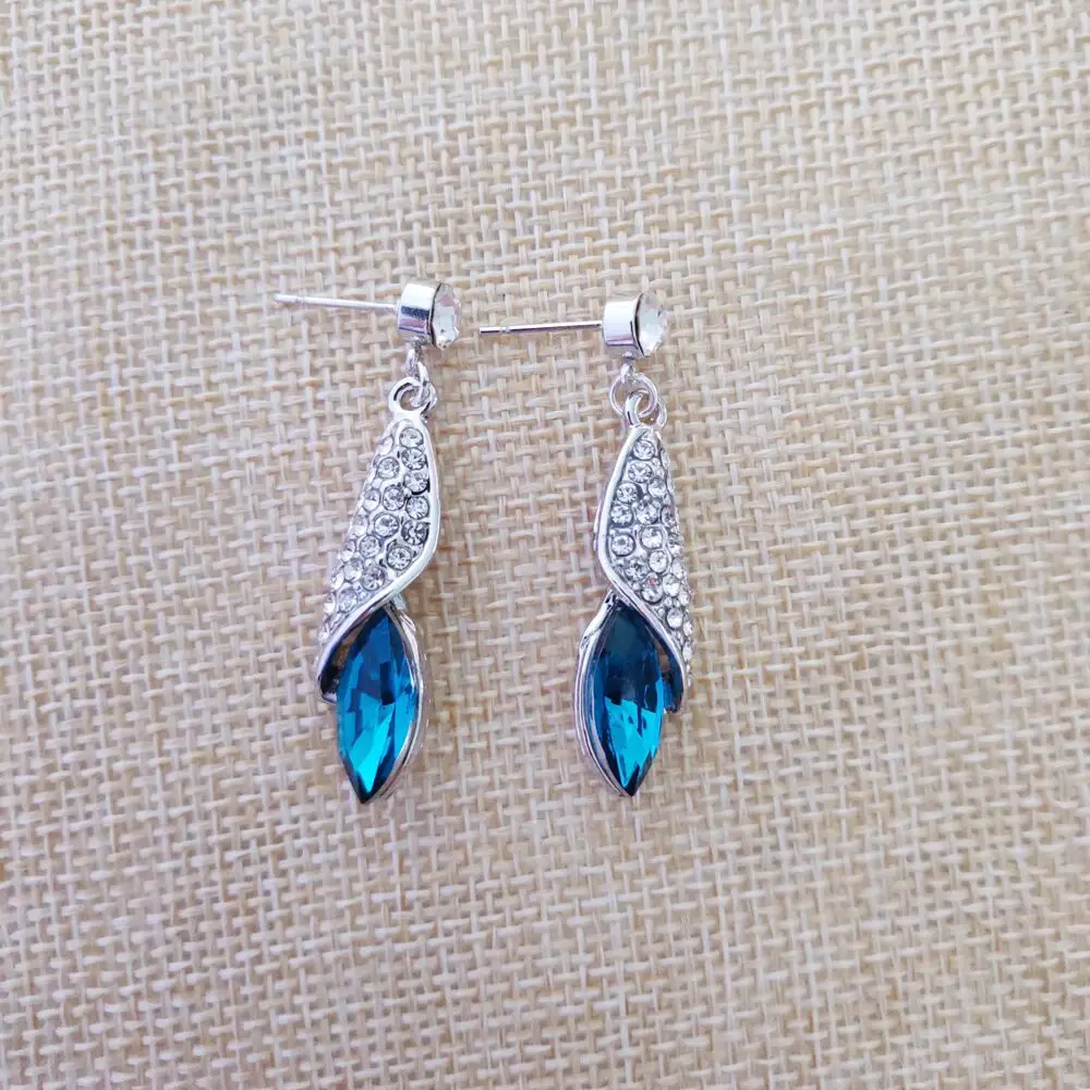 2019 Desert Light Silver Hole Blue Earrings, Stud Earrings, Ladies Birthday Gift 925 Sterling Silver Wedding Jewelry S0178
2019 Desert Light Silver Hole Blue Earrings, Stud Earrings, Ladies Birthday Gift 925 Sterling Silver Wedding Jewelry S0178