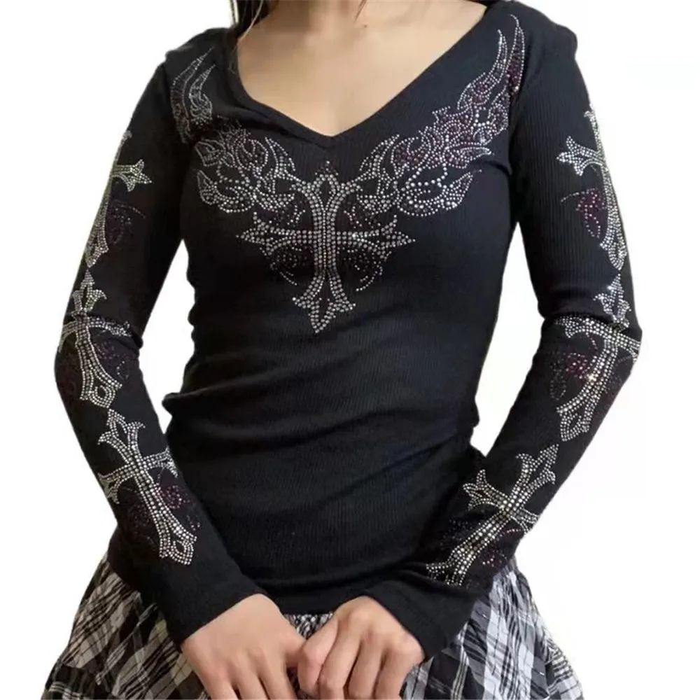 Women's T-shirt Gothic Retro Darkness Fashion Casual Street Retro Dark V-neck Hot Rhinestone Long Sleeve Slim Top Women Y2k
Women's T-shirt Gothic Retro Darkness Fashion Casual Street Retro Dark V-neck Hot Rhinestone Long Sleeve Slim Top Women Y2k
