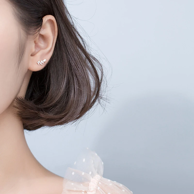 Colusiwei Hot Sale Fashion Tree Leaf Stud Earrings for Women Clear CZ Bright Meteor Ear Stud 925 Sterling Silver Jewelry Female
Colusiwei Hot Sale Fashion Tree Leaf Stud Earrings for Women Clear CZ Bright Meteor Ear Stud 925 Sterling Silver Jewelry Female