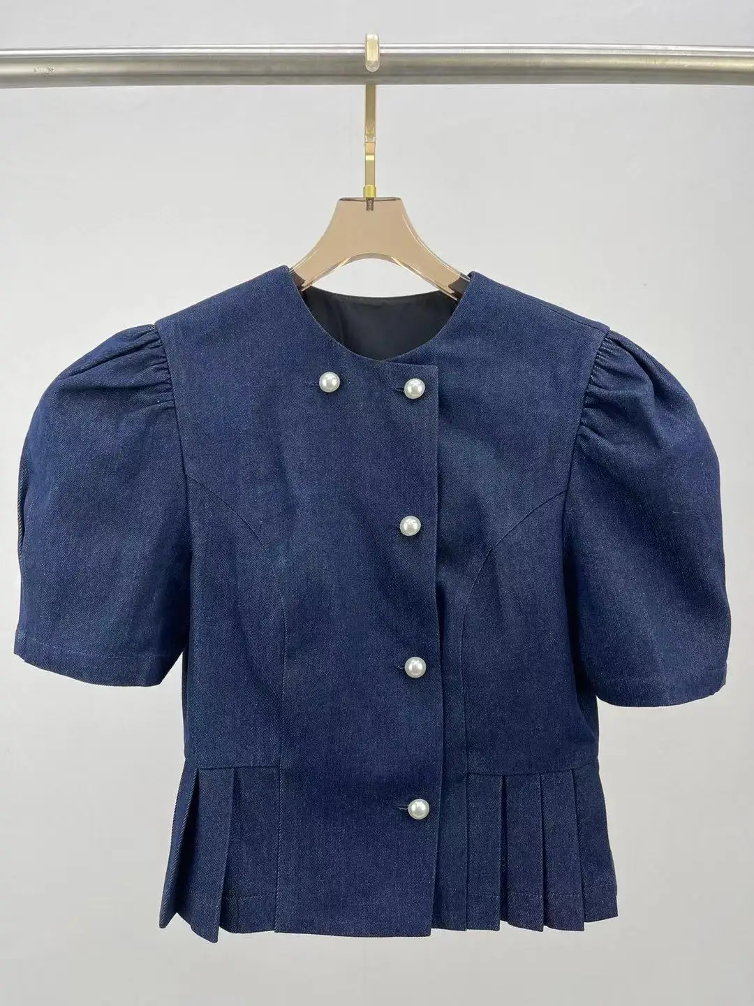 Women Girls New Fashion Casual Solid Jean Soft Denim Short Sleeve Shirt Tops Summer Button Pleated Single Breasted Blouse Hot
Women Girls New Fashion Casual Solid Jean Soft Denim Short Sleeve Shirt Tops Summer Button Pleated Single Breasted Blouse Hot