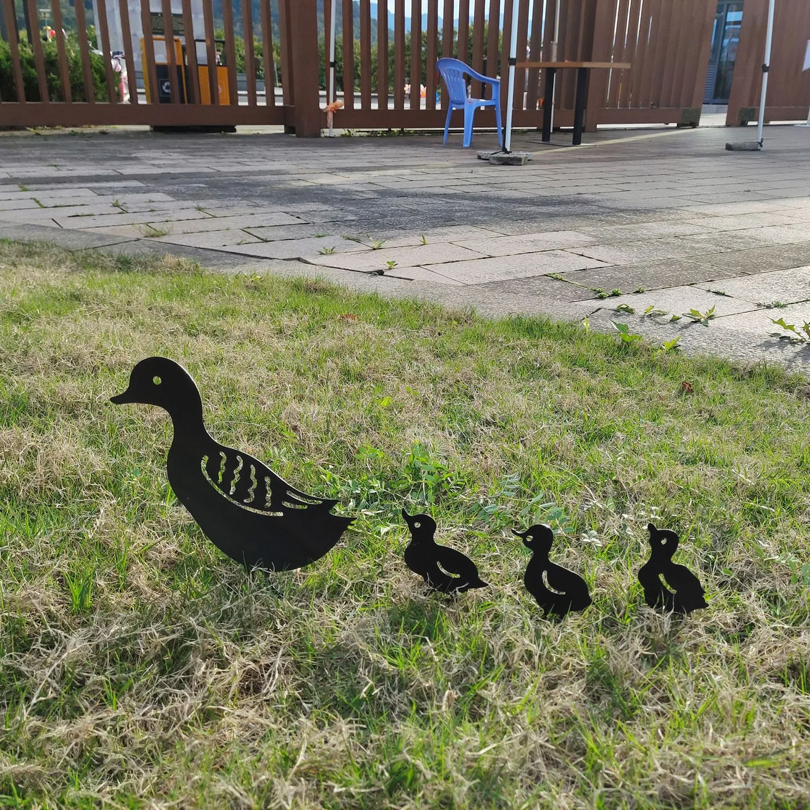 Metal Garden Decoration Wrought Iron Family Grass Garden Ornaments Hollow Garden Ornaments Walkways Garden Patio
Metal Garden Decoration Wrought Iron Family Grass Garden Ornaments Hollow Garden Ornaments Walkways Garden Patio