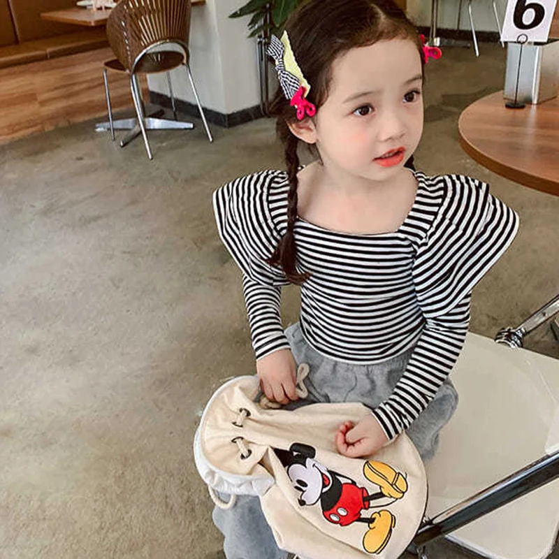 Girls Clothes Long Sleeve T Shirt Winter Black White Striped Fashion Princess Top Tee All-match Oversized Children New Year Gift
Girls Clothes Long Sleeve T Shirt Winter Black White Striped Fashion Princess Top Tee All-match Oversized Children New Year Gift