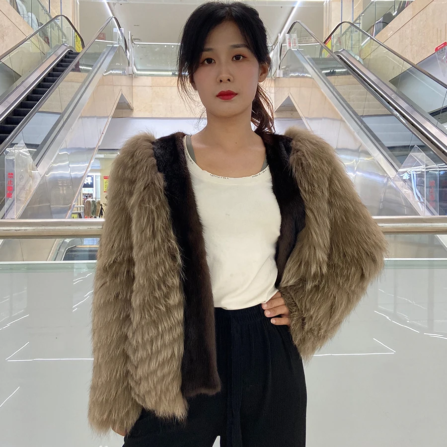 Women Mink Coat Silver Fox Fur Outwear Natural Mink Fur Trim Female Fashion Warm Outwear Free Shipping
Women Mink Coat Silver Fox Fur Outwear Natural Mink Fur Trim Female Fashion Warm Outwear Free Shipping