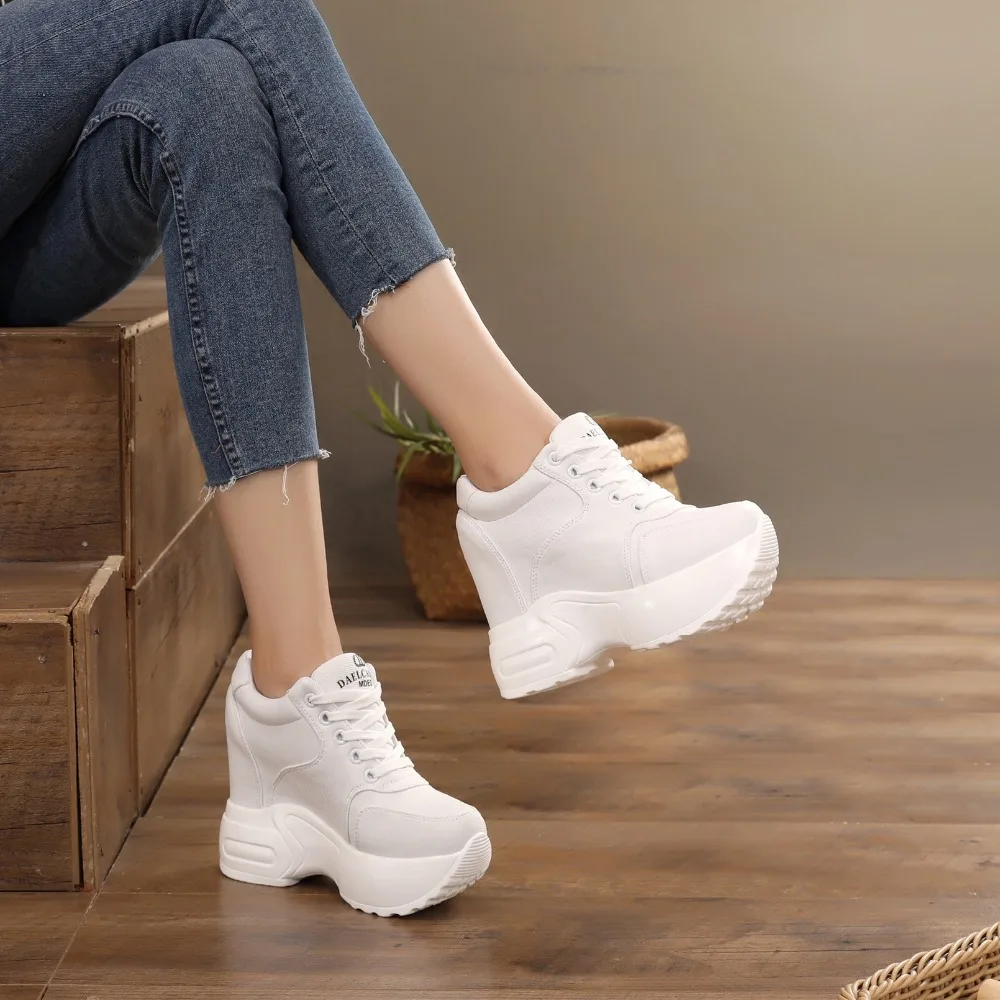 2020 Women Sneakers Mesh Casual Platform Trainers White 10CM Heels Autumn Wedges Breathable Woman Height Increasing Shoes BB-78
2020 Women Sneakers Mesh Casual Platform Trainers White 10CM Heels Autumn Wedges Breathable Woman Height Increasing Shoes BB-78