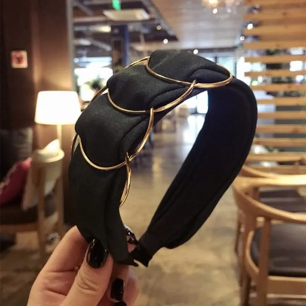 Korean Sweet Hair Accessories Hair Hoop Female Fashion Metal Ring Cross Stitching Fabric Wide-brimmed Headband Headwear
Korean Sweet Hair Accessories Hair Hoop Female Fashion Metal Ring Cross Stitching Fabric Wide-brimmed Headband Headwear