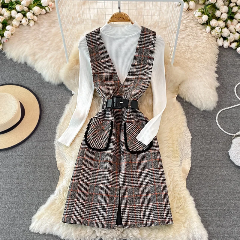 Fashion suspender skirt age reduction mid-length V-neck woolen vest dress two-piece stand-up collar knitted bottoming shirt
Fashion suspender skirt age reduction mid-length V-neck woolen vest dress two-piece stand-up collar knitted bottoming shirt
