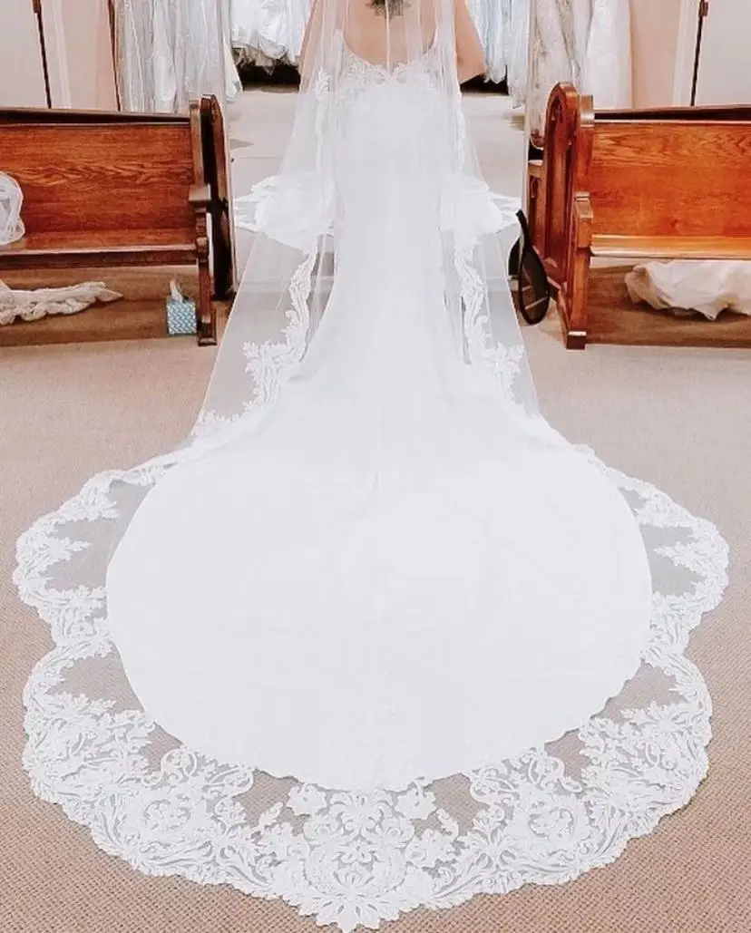 Royal Elegance Sequins Uneven Luxury Cathedral Lace Veil Long Tulle 120inch Length 118 inch Width With Metal Comb
Royal Elegance Sequins Uneven Luxury Cathedral Lace Veil Long Tulle 120inch Length 118 inch Width With Metal Comb