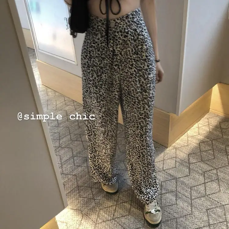 Chic Retro Leopard Print Slim Waist Comfort Chiffon Wide Leg Pants Casual Pants Summer Cargo Pants Women
Chic Retro Leopard Print Slim Waist Comfort Chiffon Wide Leg Pants Casual Pants Summer Cargo Pants Women
