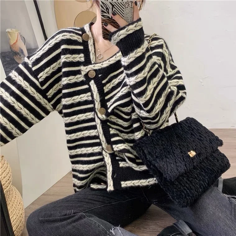 SuperAen Irregular Button Striped Sweater Cardigans Autumn Winter New Loose Thick Knit Coat
SuperAen Irregular Button Striped Sweater Cardigans Autumn Winter New Loose Thick Knit Coat