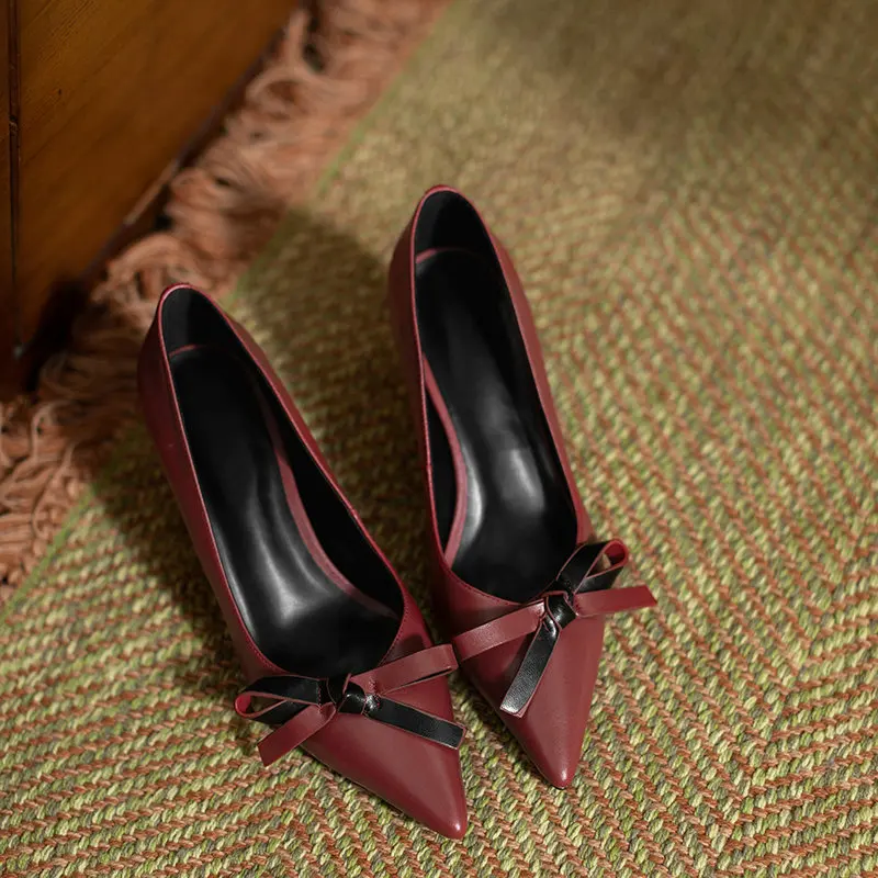 QUTAA 2021 Women Pumps Casual Pointed Toe New Genuine Leather High Heels Slip On Basic Female Shoes Big Size 34-39 
QUTAA 2021 Women Pumps Casual Pointed Toe New Genuine Leather High Heels Slip On Basic Female Shoes Big Size 34-39