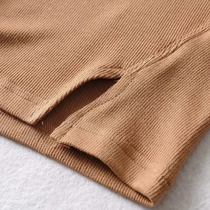 Casual Short-sleeved T-shirt trend women's tops 2021 Summer fashion o neck unilateral split slimming top t shirt women tee
Casual Short-sleeved T-shirt trend women's tops 2021 Summer fashion o neck unilateral split slimming top t shirt women tee