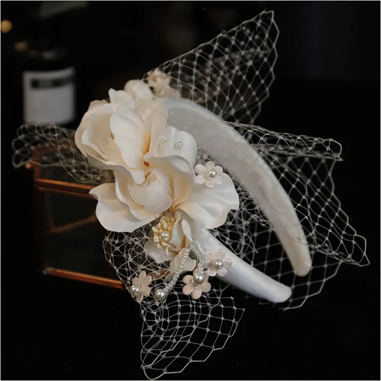 Original design Gradient Satin Petals Tulle Hairband Bride Wedding Headdress Photo Makeup Photography Modeling
Original design Gradient Satin Petals Tulle Hairband Bride Wedding Headdress Photo Makeup Photography Modeling