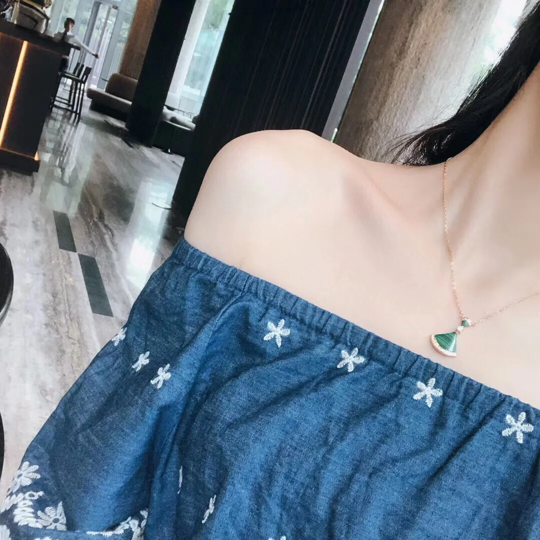 Moda jias marca masculino e feminino bv colares amantes presentes de natal
Moda jias marca masculino e feminino bv colares amantes presentes de natal