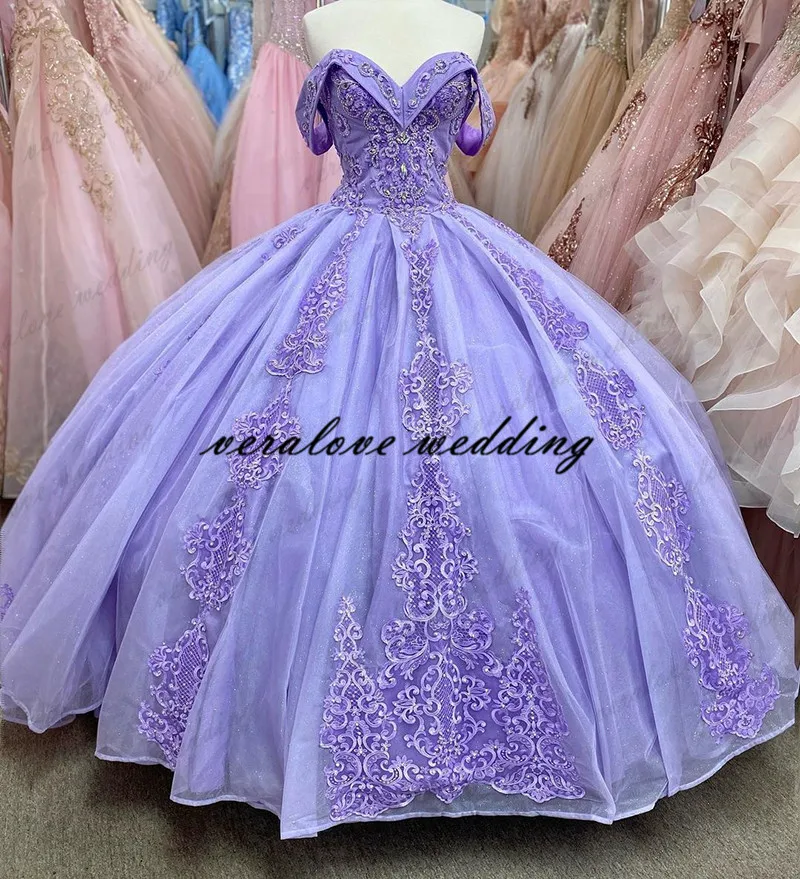 Princess Quinceanera Dress 2021 Off Shoulder Appliques Lace Party Prom Sweet 16 Gown Vestidos De 15 Años
Princess Quinceanera Dress 2021 Off Shoulder Appliques Lace Party Prom Sweet 16 Gown Vestidos De 15 Años