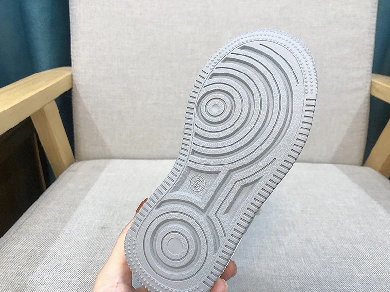 Four Seasons New Luxury Children's Casual Sports Shoes Lightweight Breathable Non-slip Running Shoes for Boys & Girls Size 26-36
Four Seasons New Luxury Children's Casual Sports Shoes Lightweight Breathable Non-slip Running Shoes for Boys & Girls Size 26-36