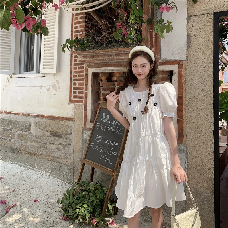 Korean Sweet Girly Elegant Mini Dress Cute Puff Sleeve Pleated Loose Dress Three-dimensional Decoration Flower Tender Dresses
Korean Sweet Girly Elegant Mini Dress Cute Puff Sleeve Pleated Loose Dress Three-dimensional Decoration Flower Tender Dresses