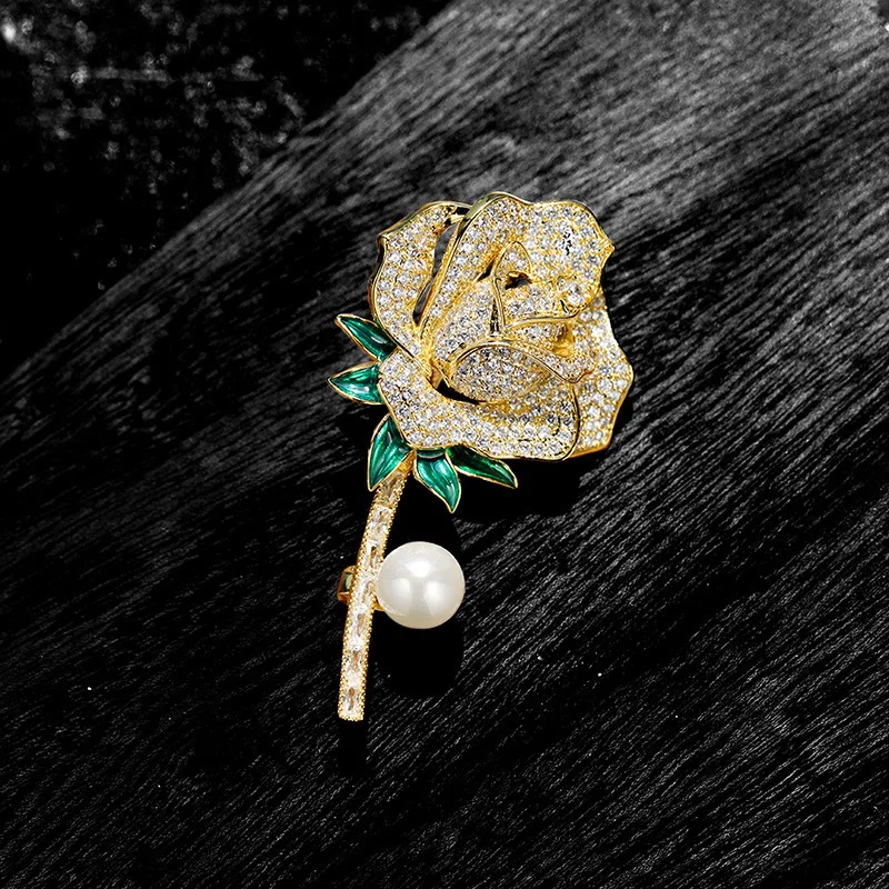 Luxury Zircon Rose Brooch Female Freshwater Pearl Brooch Europe Ladies Golden Lovely Pin Korean Coat Cardigan Accessories
Luxury Zircon Rose Brooch Female Freshwater Pearl Brooch Europe Ladies Golden Lovely Pin Korean Coat Cardigan Accessories