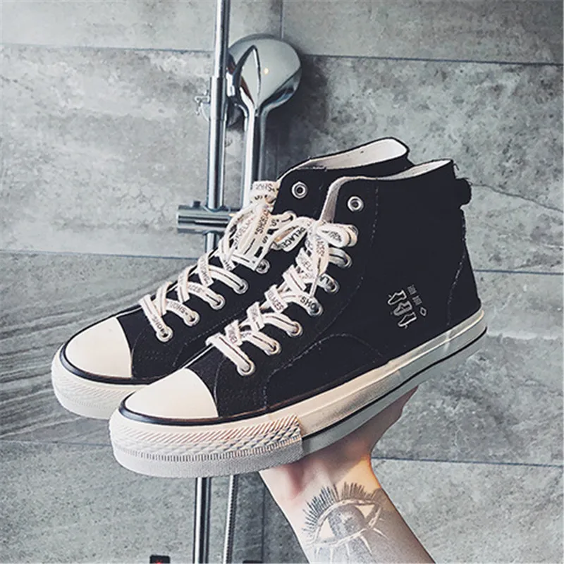 New men's wild casual breathable high-top lace-up canvas comfortable men's shoes
New men's wild casual breathable high-top lace-up canvas comfortable men's shoes