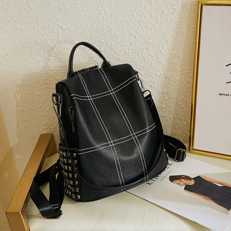 New Casual Fashion Rivet Hit Color Sewing Double Shoulder Large Capacity Single Travel Backpack
New Casual Fashion Rivet Hit Color Sewing Double Shoulder Large Capacity Single Travel Backpack