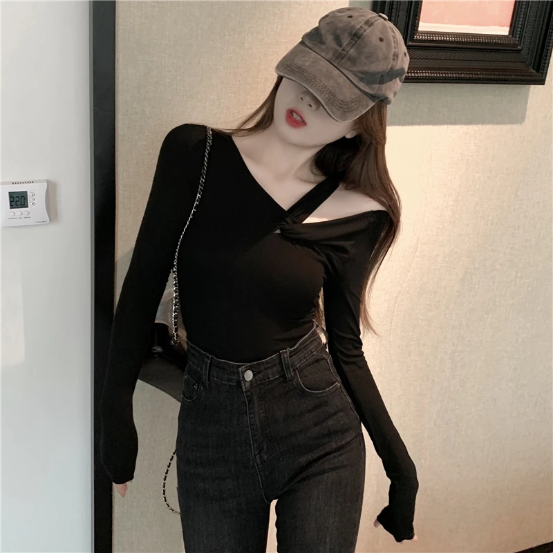 Women Clothing New Solid T-shirts Ins Solid Slim Ladies Tops Sexy Off Shoulder Long Sleeve Tees Spring Autumn Fashion Brand 2021
Women Clothing New Solid T-shirts Ins Solid Slim Ladies Tops Sexy Off Shoulder Long Sleeve Tees Spring Autumn Fashion Brand 2021