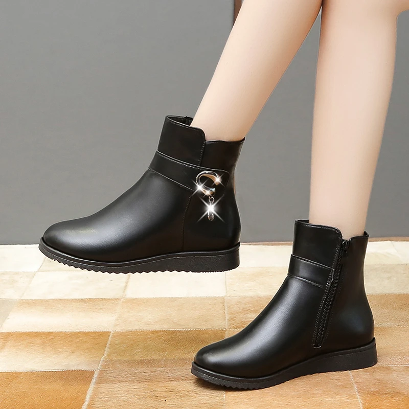 Women Cheap Leather Boots for Mother Winter Shoes 2022 New Non-slip Warm Fur Ankle Boots Black Wedge Womens Winter Boots Famale
Women Cheap Leather Boots for Mother Winter Shoes 2022 New Non-slip Warm Fur Ankle Boots Black Wedge Womens Winter Boots Famale