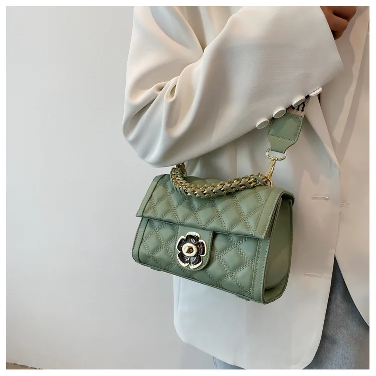 Bag Women's Bag 2021 New Fashion Shoulder Diagonal Bag Chain Handbag Solid Color Embroidery Small Square Bag
Bag Women's Bag 2021 New Fashion Shoulder Diagonal Bag Chain Handbag Solid Color Embroidery Small Square Bag