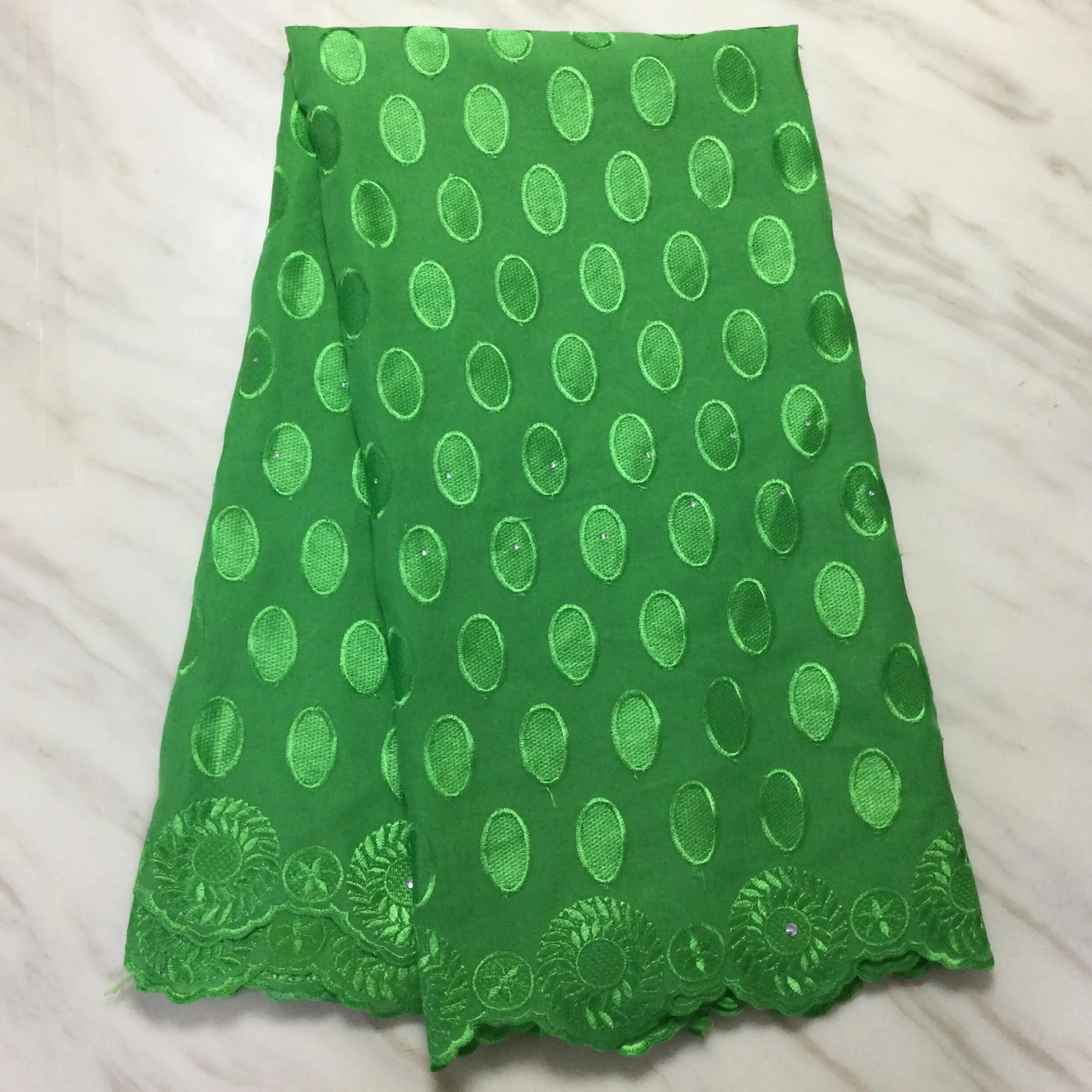 CS New voile suisse dubai coton 2021 african lace fabric brode autriche coton swiss lace fabric for clothing and Dress wholesale
CS New voile suisse dubai coton 2021 african lace fabric brode autriche coton swiss lace fabric for clothing and Dress wholesale