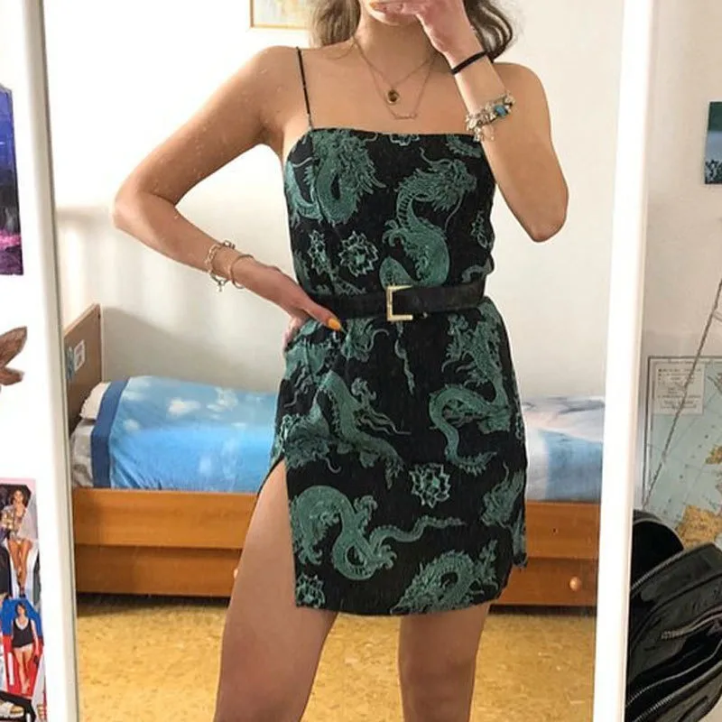 Vintage Dragon Printed Mini Dress Summer 2021 Women Street Strap That Club Slim Party Tigh Short Dress Harajuku Robes Dresses
Vintage Dragon Printed Mini Dress Summer 2021 Women Street Strap That Club Slim Party Tigh Short Dress Harajuku Robes Dresses