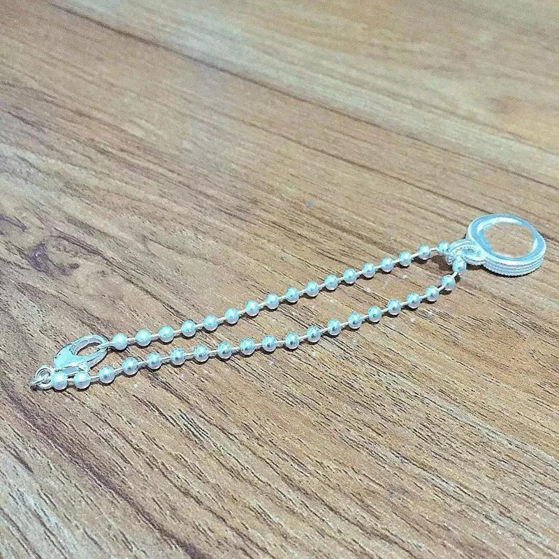 1:1 925 Sterling Silver Classic Fashion Pattern Letter Pendant Round Bead Bracelet, Holiday Jewelry Gift for Ladies
1:1 925 Sterling Silver Classic Fashion Pattern Letter Pendant Round Bead Bracelet, Holiday Jewelry Gift for Ladies