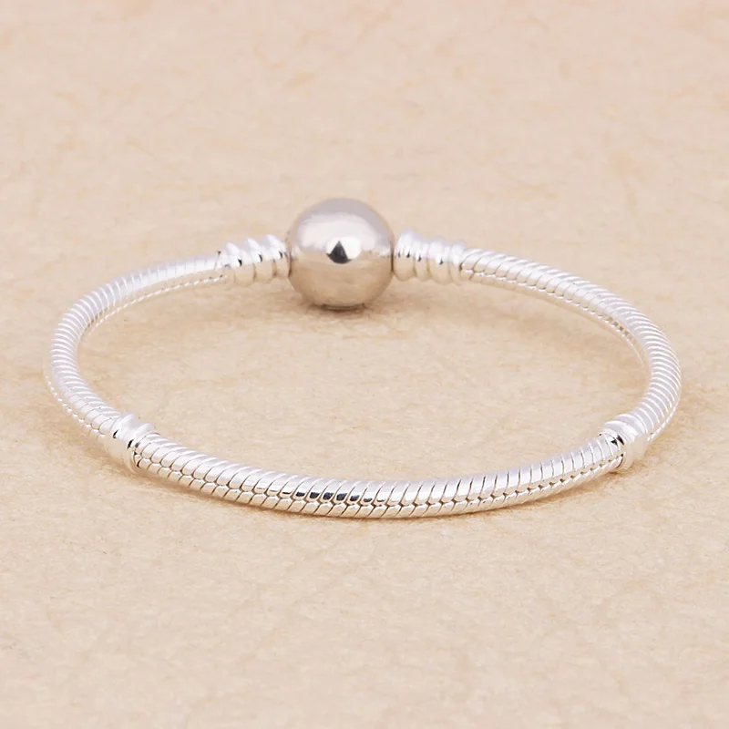 Original 925 Sterling Silver Pan Bracelet Shiny Round Classic Button Bracelet Fit European Charm Bracelets Women Jewelry 
Original 925 Sterling Silver Pan Bracelet Shiny Round Classic Button Bracelet Fit European Charm Bracelets Women Jewelry