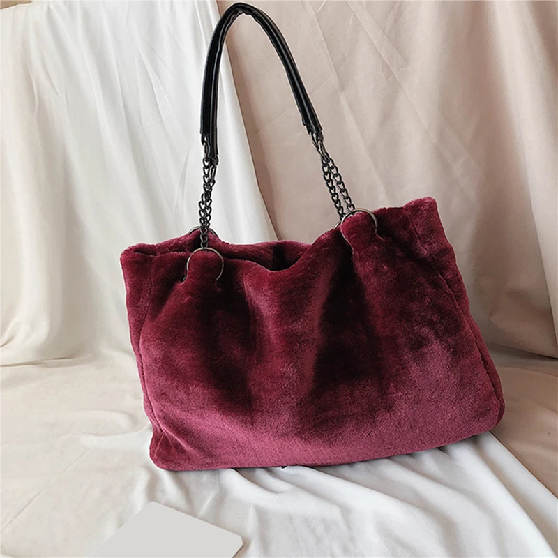 Faux Fur Shoulder Bag Women Simply Plush Lady Fashion Chain Larger Capacity Shopping Bag Casual Travel Bag Female Handbag Winter 
Faux Fur Shoulder Bag Women Simply Plush Lady Fashion Chain Larger Capacity Shopping Bag Casual Travel Bag Female Handbag Winter
