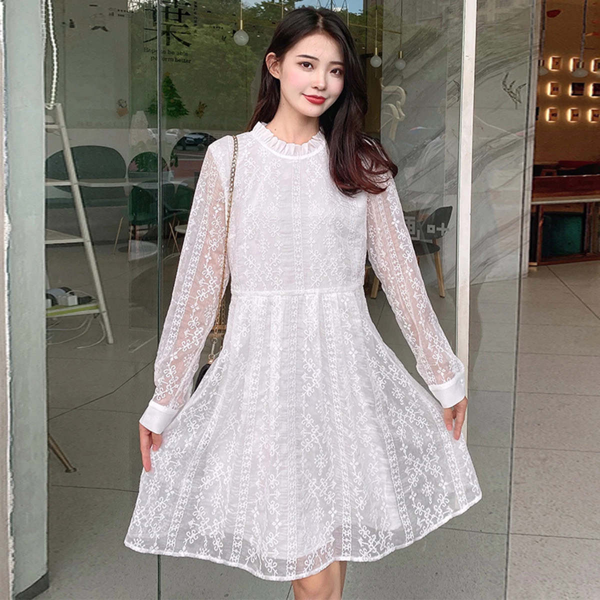 Summer Women's Dress 2021 French Vintage Lace Embroidery Floral Dresses New Long-sleeved Temperament Elegant Retro Robe Femme
Summer Women's Dress 2021 French Vintage Lace Embroidery Floral Dresses New Long-sleeved Temperament Elegant Retro Robe Femme
