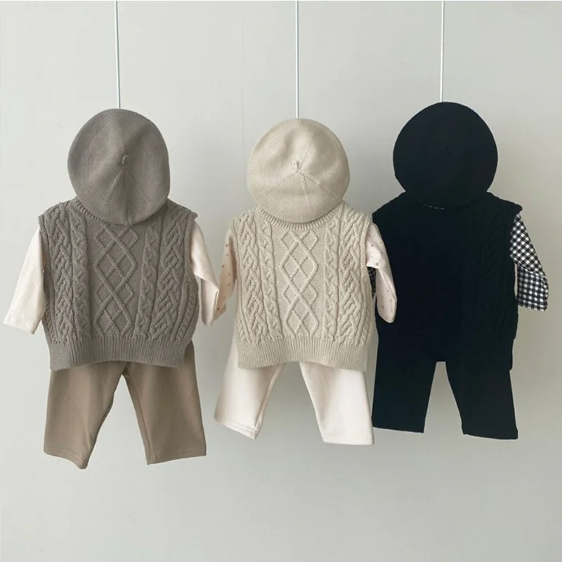 2022 Korean Baby Knitted Vest Autumn Boys Cotton Vest Coat Solid Twist Knit Waistcoat Toddler Pullover Outerwear
2022 Korean Baby Knitted Vest Autumn Boys Cotton Vest Coat Solid Twist Knit Waistcoat Toddler Pullover Outerwear