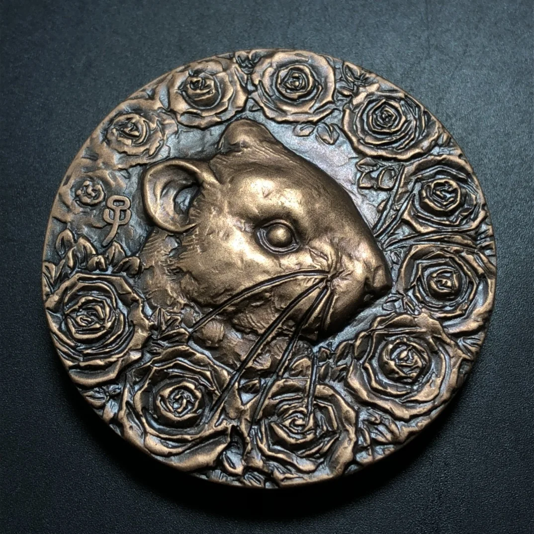 Exquisite red copper (dragon. Commemorative Medallion) home decoration ornaments
Exquisite red copper (dragon. Commemorative Medallion) home decoration ornaments