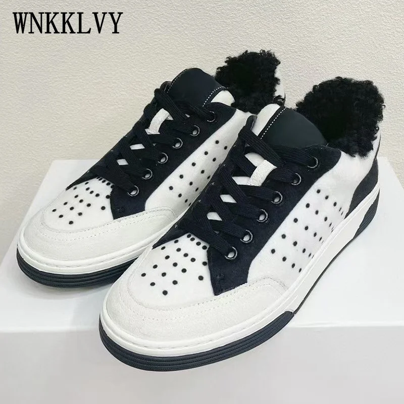 Flat thick bottom sneakers Women Wool Lining lace up little white shoes 2021Autumn Winter Outdoor comfor keep warm Casual Shoes
Flat thick bottom sneakers Women Wool Lining lace up little white shoes 2021Autumn Winter Outdoor comfor keep warm Casual Shoes