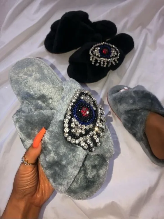 2022 new women home all-match women shoes cross cotton drag ethnic beaded leather fur sandals non-slip durable slippers
2022 new women home all-match women shoes cross cotton drag ethnic beaded leather fur sandals non-slip durable slippers