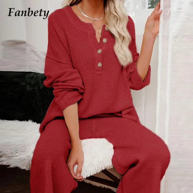 Женский Повседневный костюм из пуловера с V-образным вырезом и длинных брюк
Женский Повседневный костюм из пуловера с V-образным вырезом и длинных брюк