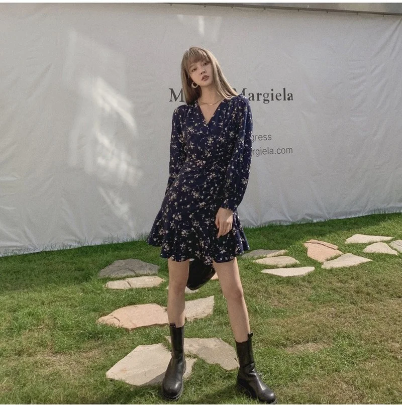 Korean Fashion Elegant Floral Dress Summer Women Sweet V Neck Ruffles Mini Dress Cottagecore Girl Cute Basic Long Sleeve Dress
Korean Fashion Elegant Floral Dress Summer Women Sweet V Neck Ruffles Mini Dress Cottagecore Girl Cute Basic Long Sleeve Dress
